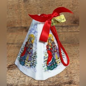 VTG JASCO FESTIVE FRAGRANT PORCELAIN CHRISTMAS PYRAMID ORNAMENT HOLIDAY CAROLERS